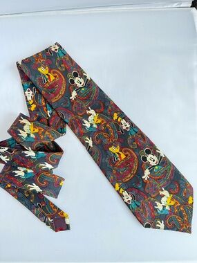 Vintage Disney Mickey & Friends Paisley Print Neck Tie 100% Silk Pluto Goofy